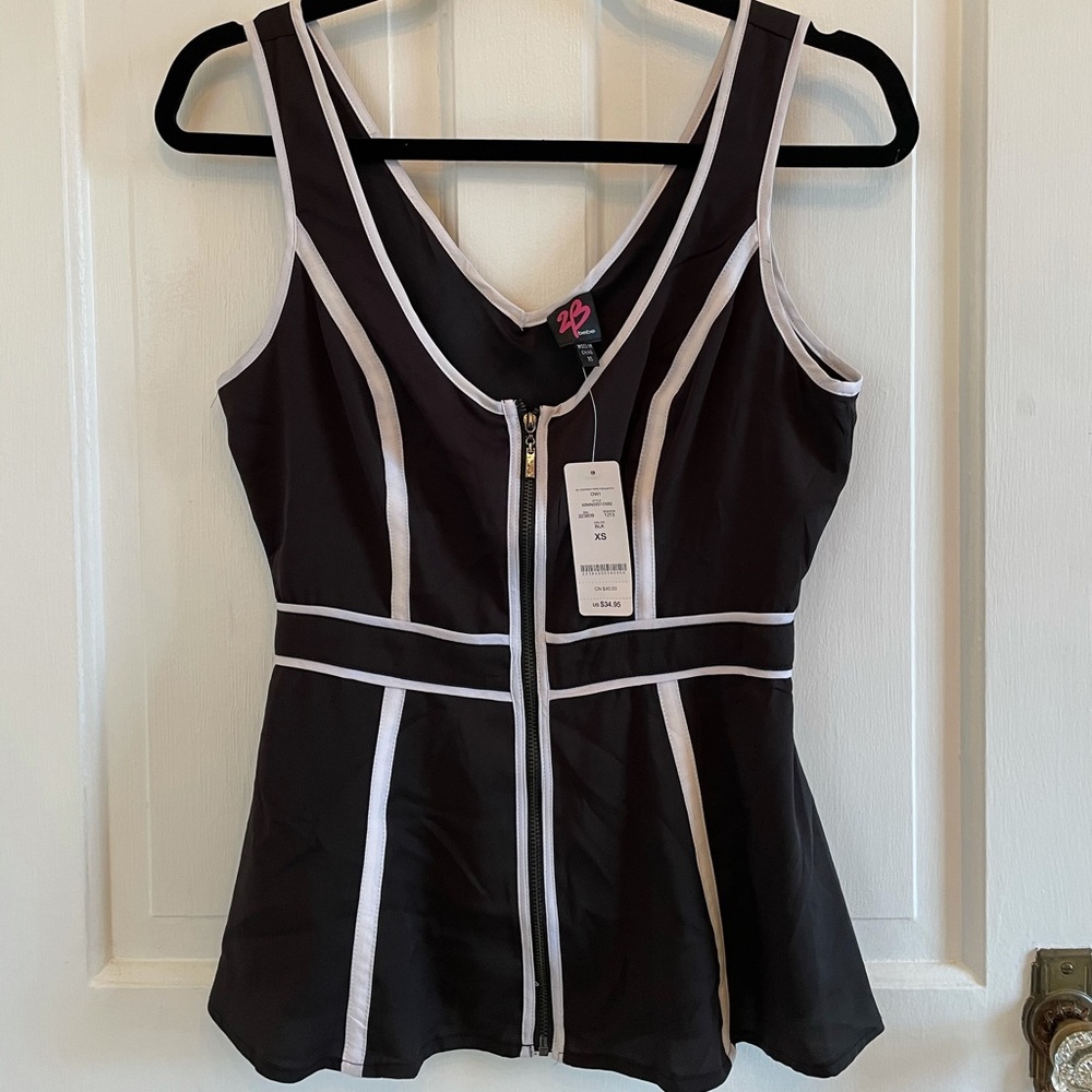 Zippered 2B Bebe Top NWT